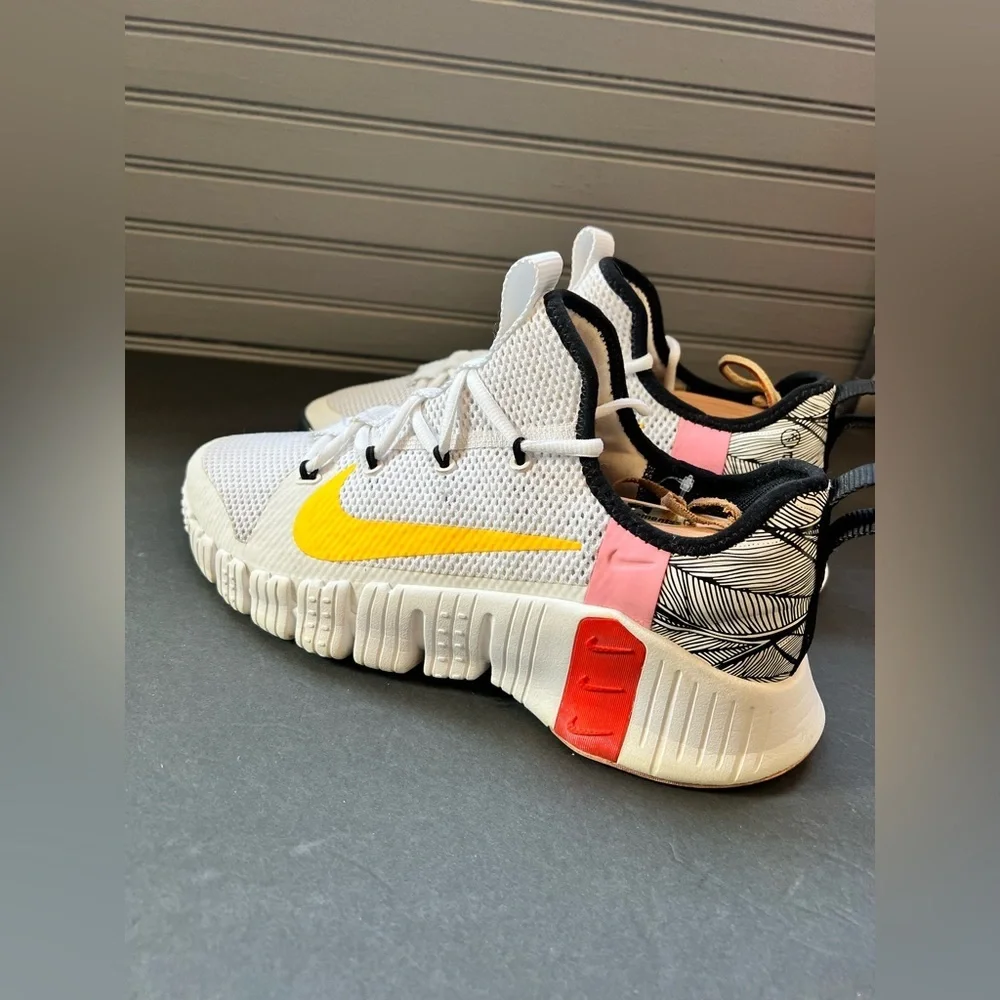 Nike Free Metcon 3 Training Women’s Size 10.5 White/Orange Black